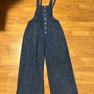 Navy Button-Front Denim Jumpsuit/overalls
